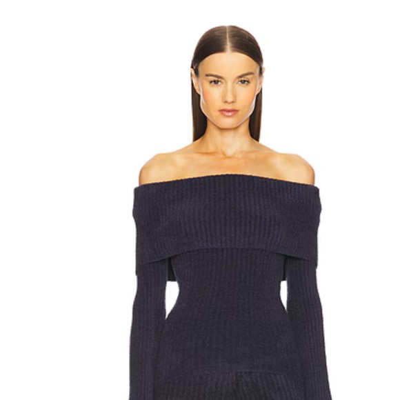 Off shoulder Sweater revolve - Picture 3 of 5